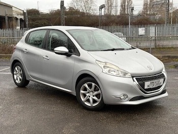 Used Peugeot 208 2013 for sale - 79259657: Photo