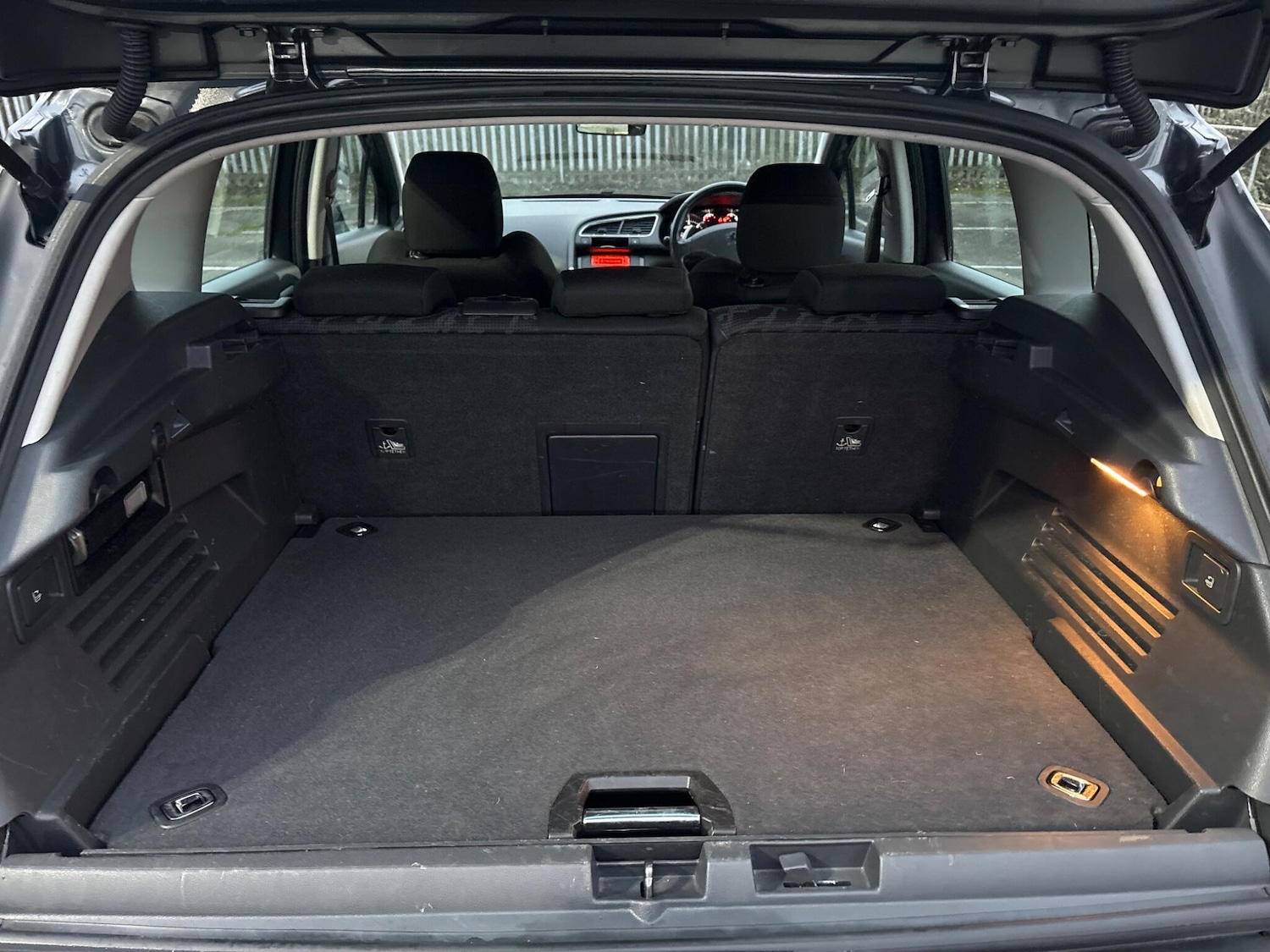 Used Peugeot 3008 2011 for sale - 77440722: Photo 39