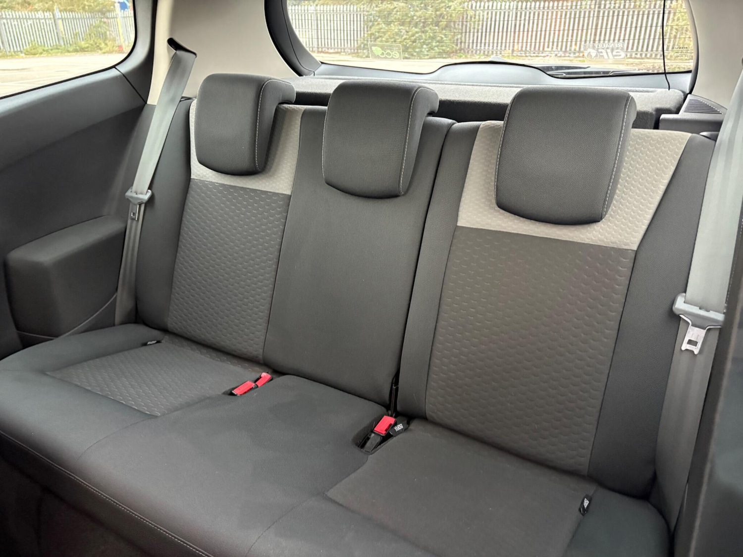 Used Renault Clio 2011 for sale - 76259486: Photo 17