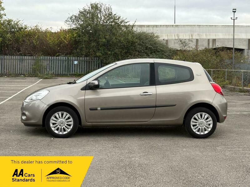 Used Renault Clio 2011 for sale - 76259486: Photo 4