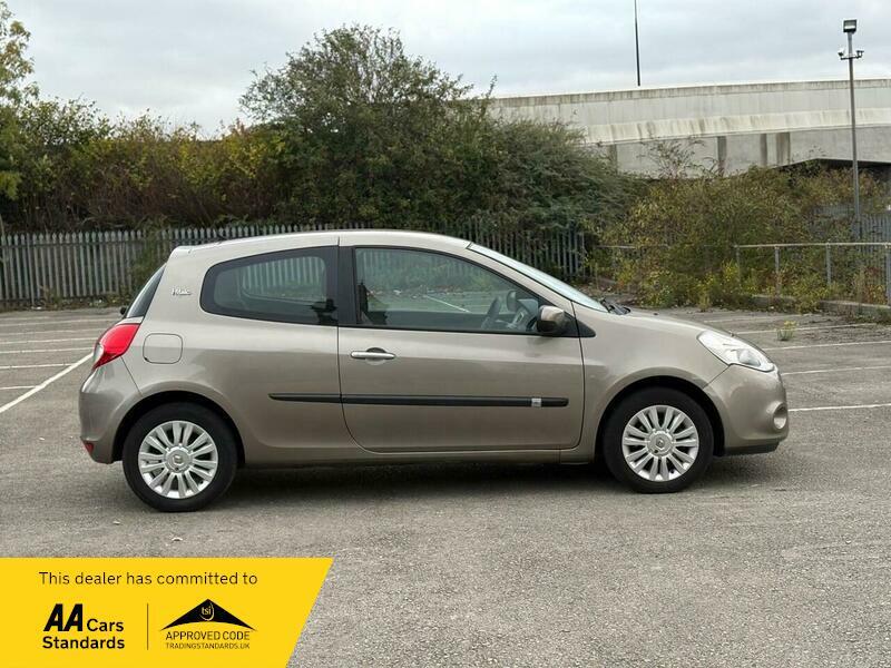 Used Renault Clio 2011 for sale - 76259486: Photo 9