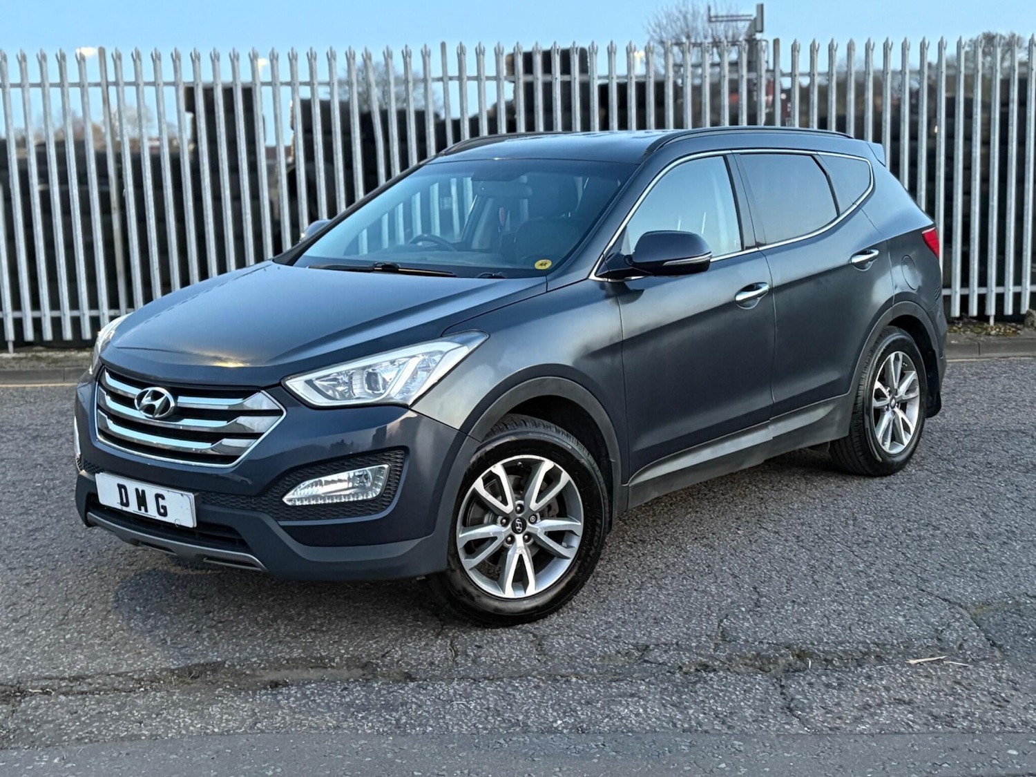 Used Hyundai Santa Fe 2015 for sale - 77957218: Photo 2