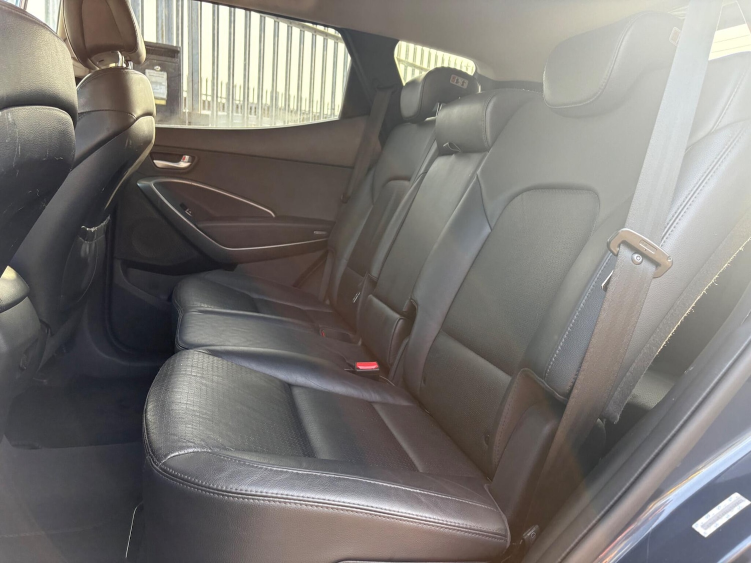 Used Hyundai Santa Fe 2015 for sale - 77957218: Photo 9