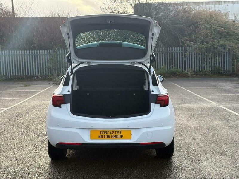 Used Vauxhall Astra 2017 for sale - 76839287: Photo 52