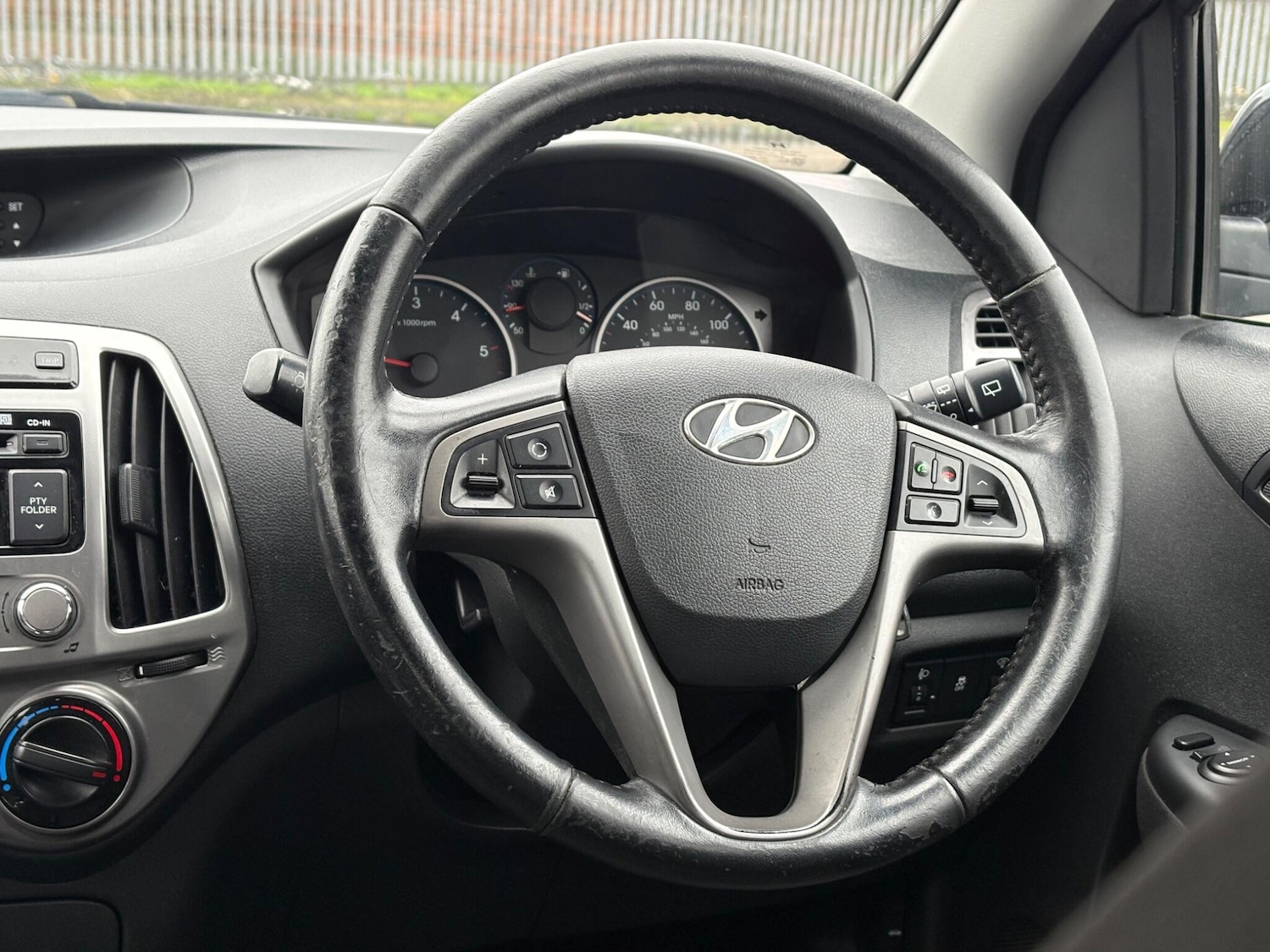 Used Hyundai i20 2012 for sale - 77396236: Photo 29