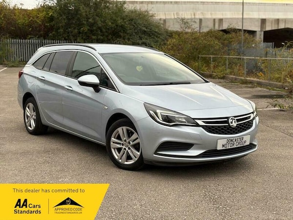 Used Vauxhall Astra 2017 for sale - 76260399: Photo 1