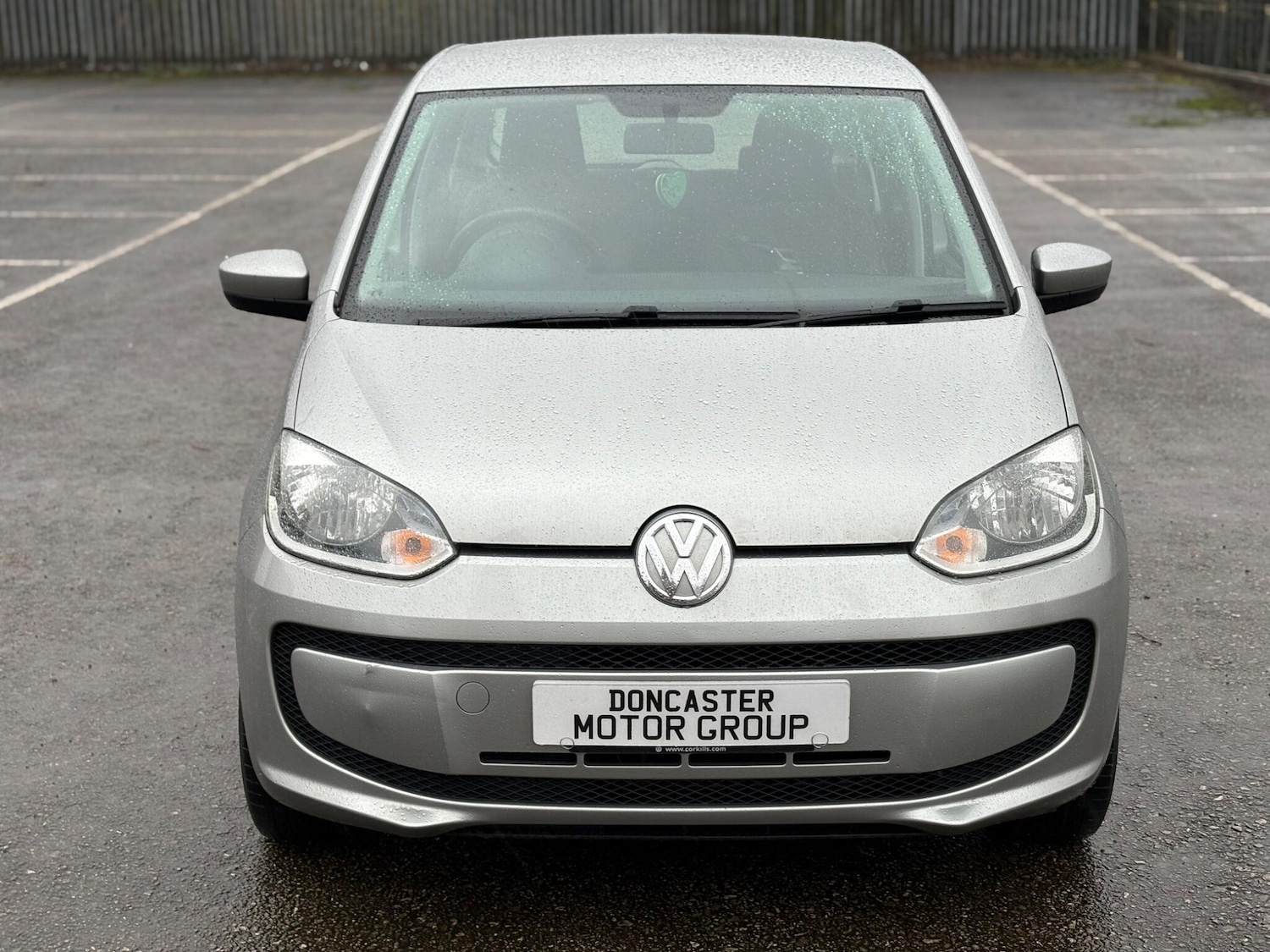 Used Volkswagen up! 2013 for sale - 77496877: Photo 2