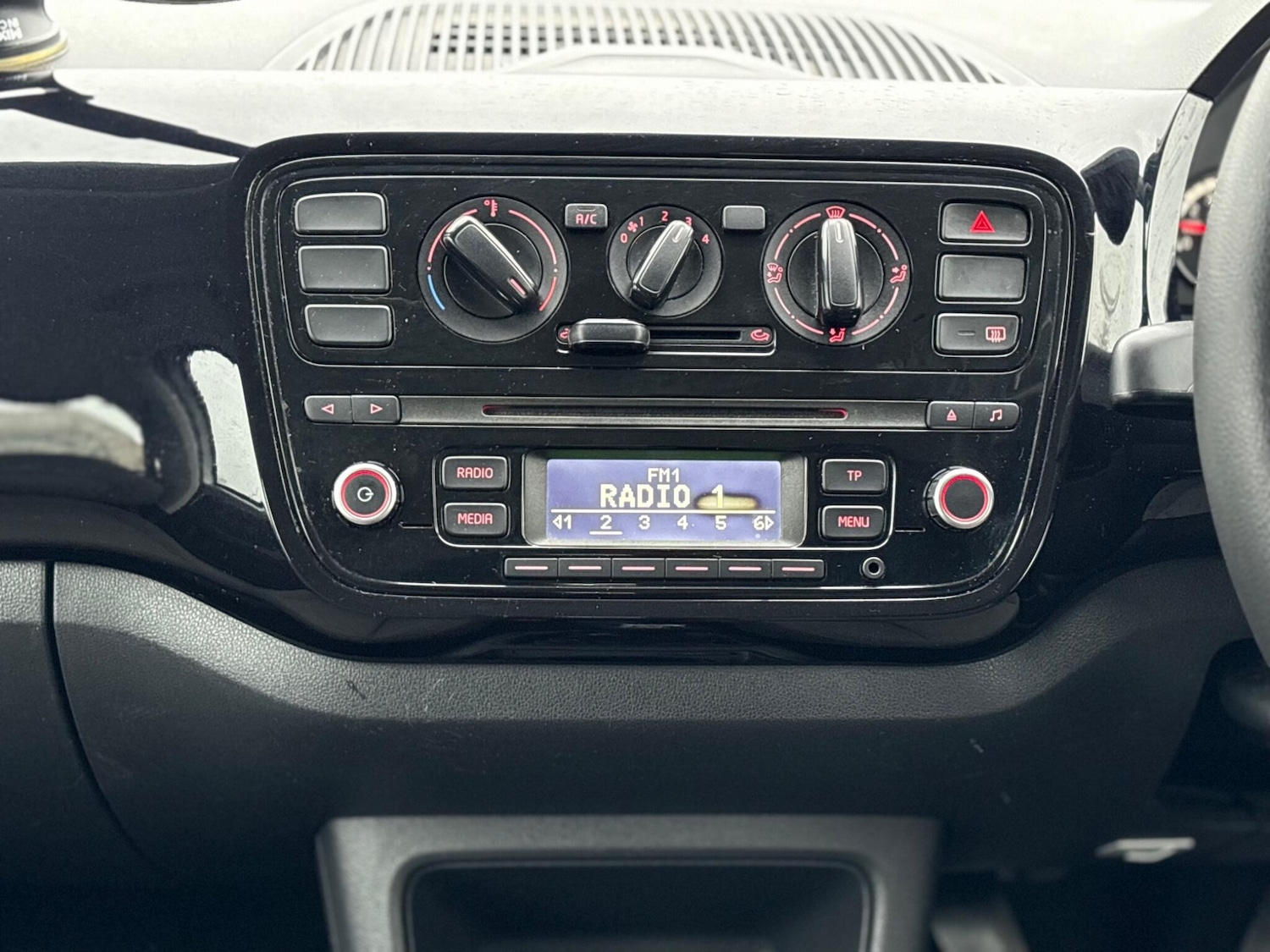 Used Volkswagen up! 2013 for sale - 77496877: Photo 23