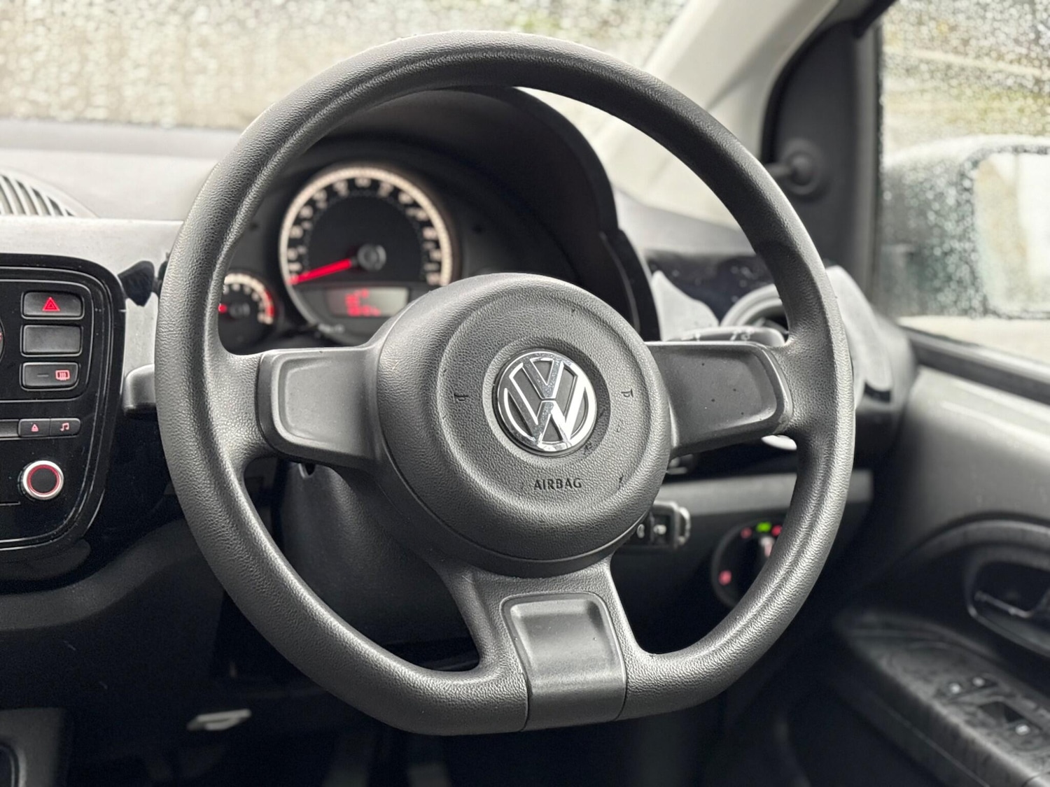 Used Volkswagen up! 2013 for sale - 77496877: Photo 24