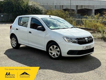 Used Dacia Sandero 2017 for sale - 76260617: Photo
