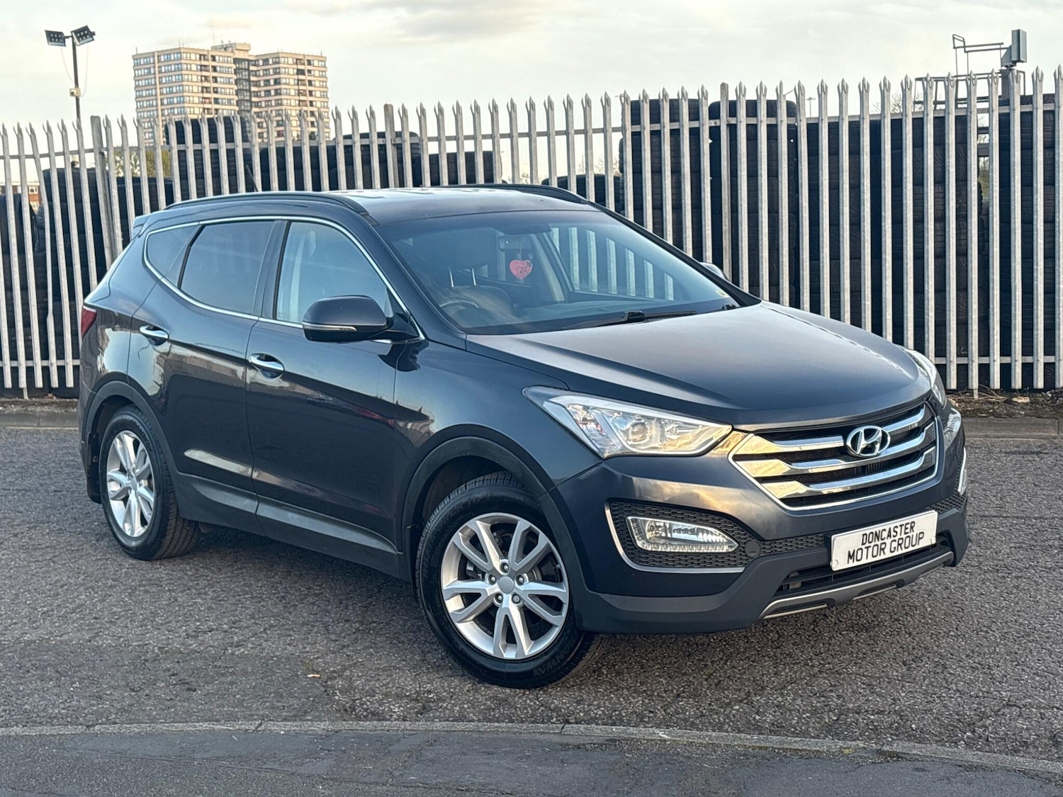 Used Hyundai Santa Fe 2015 for sale - 78203863: Photo 1