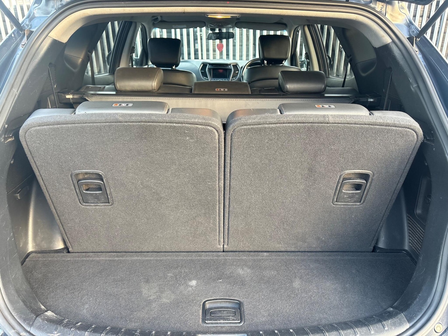 Used Hyundai Santa Fe 2015 for sale - 78203863: Photo 12