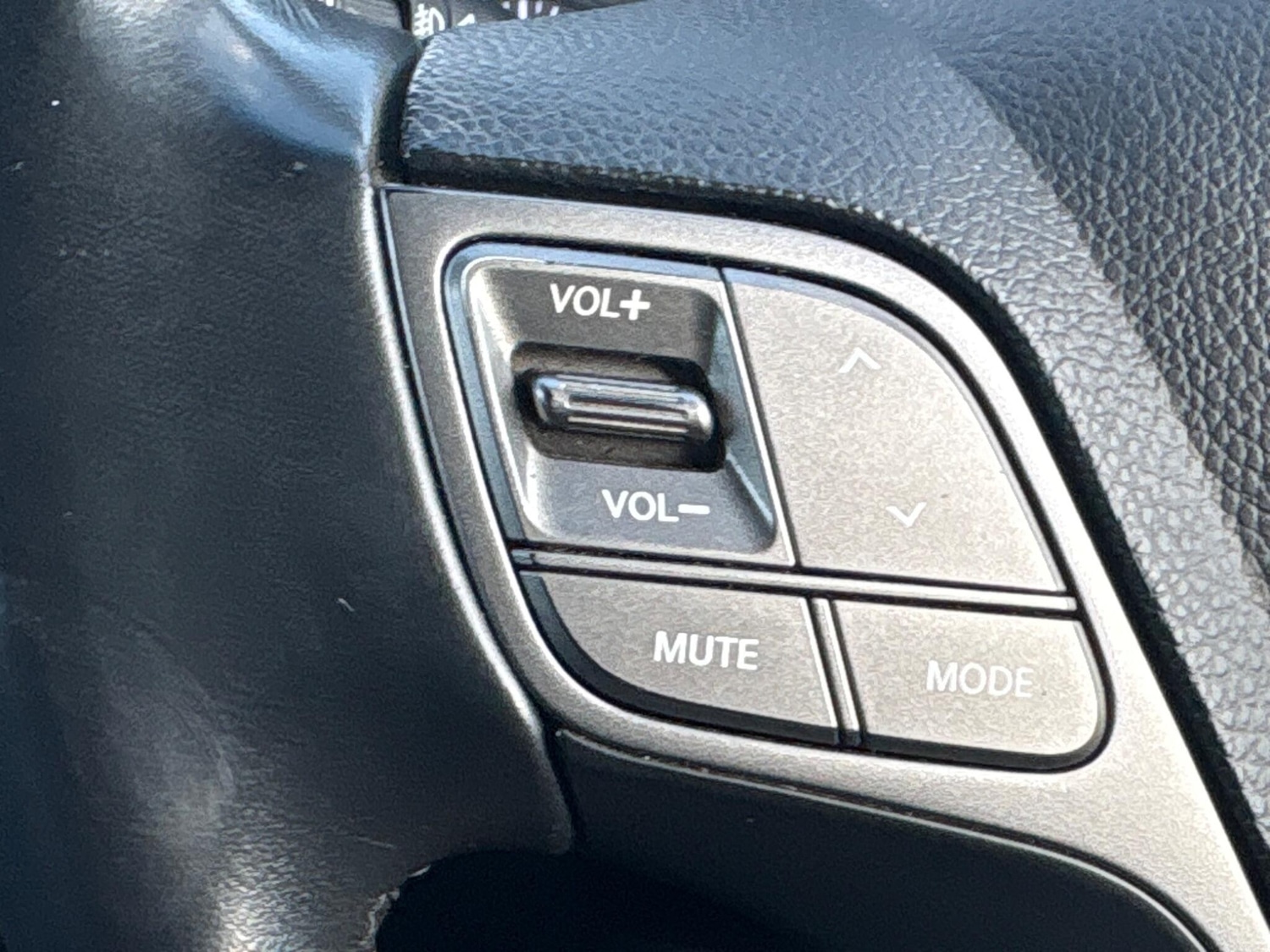 Used Hyundai Santa Fe 2015 for sale - 78203863: Photo 28