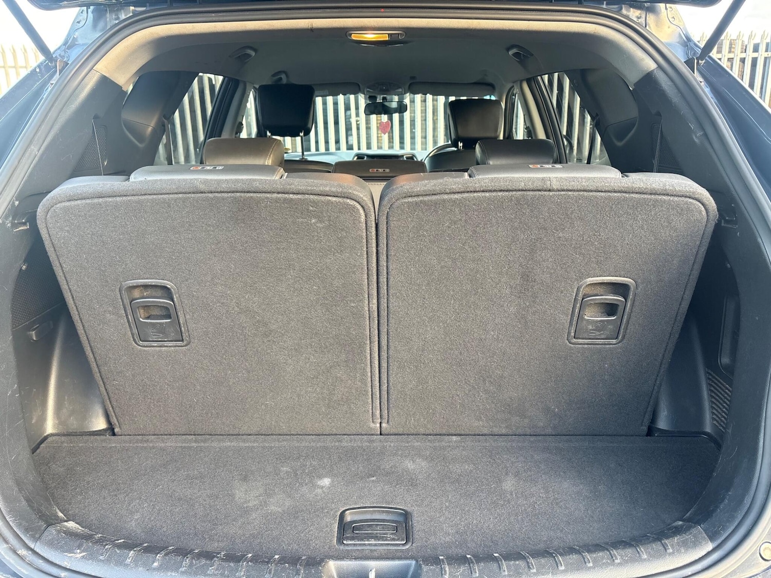 Used Hyundai Santa Fe 2015 for sale - 78203863: Photo 29