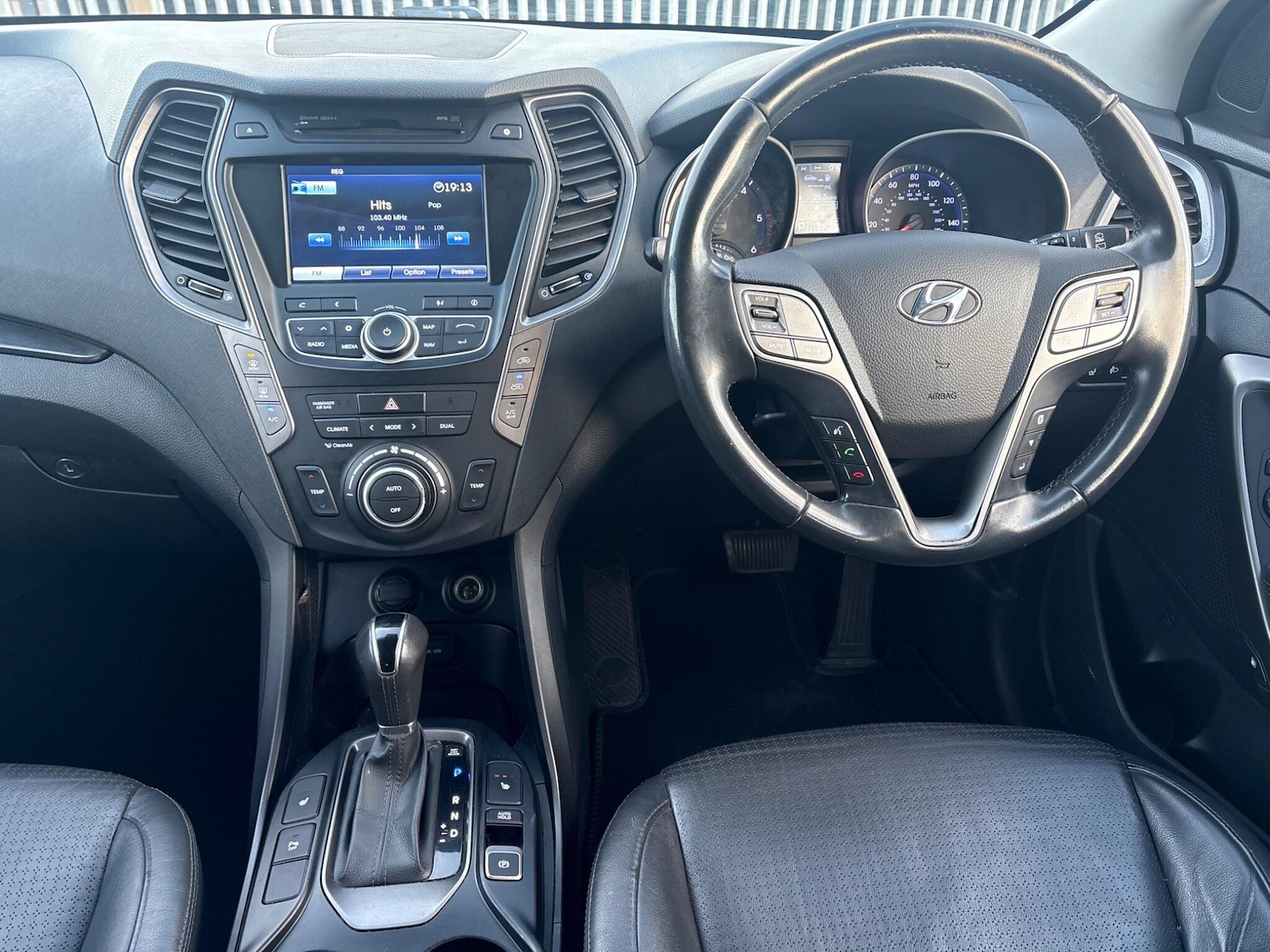 Used Hyundai Santa Fe 2015 for sale - 78203863: Photo 3