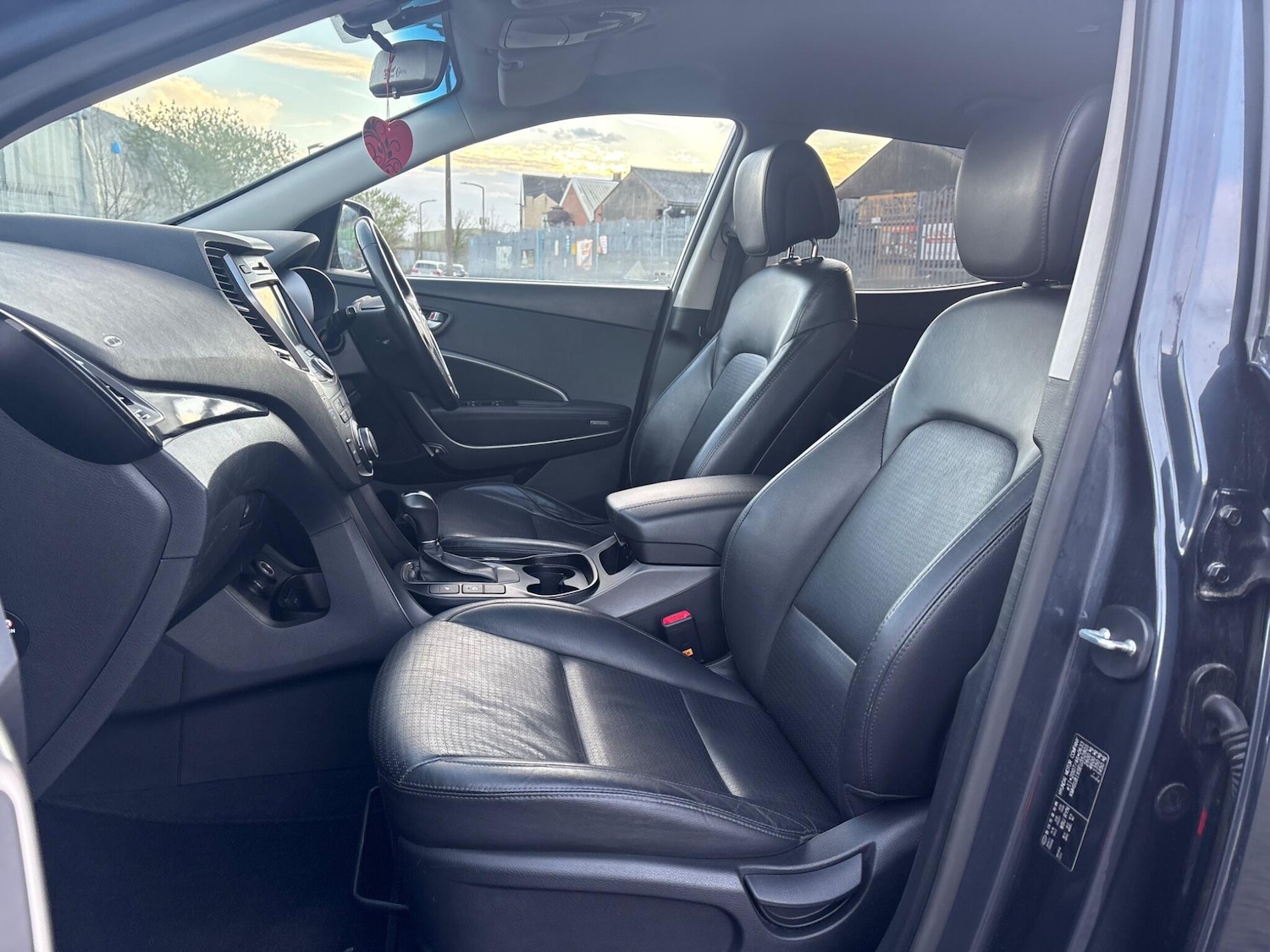 Used Hyundai Santa Fe 2015 for sale - 78203863: Photo 34