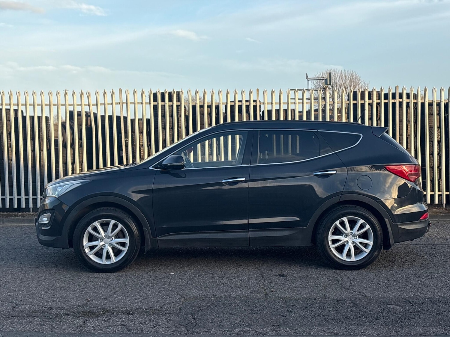 Used Hyundai Santa Fe 2015 for sale - 78203863: Photo 8