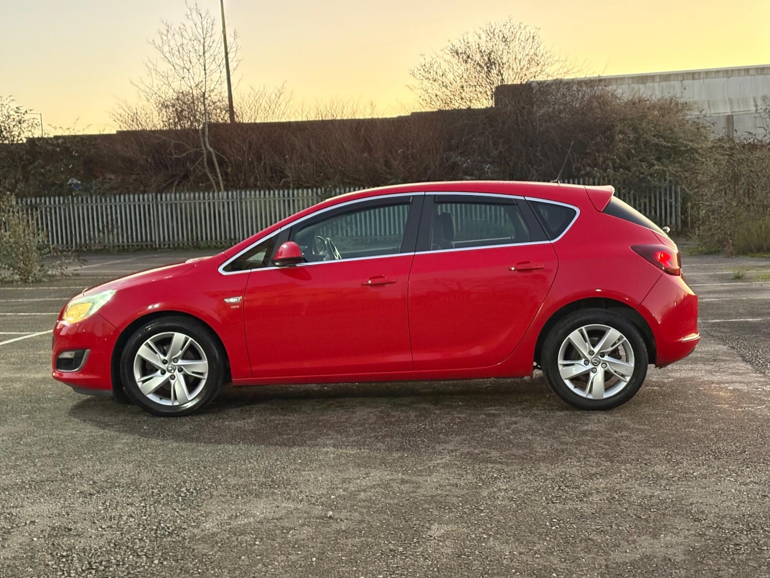 Used Vauxhall Astra 2013 for sale - 77016528: Photo 4
