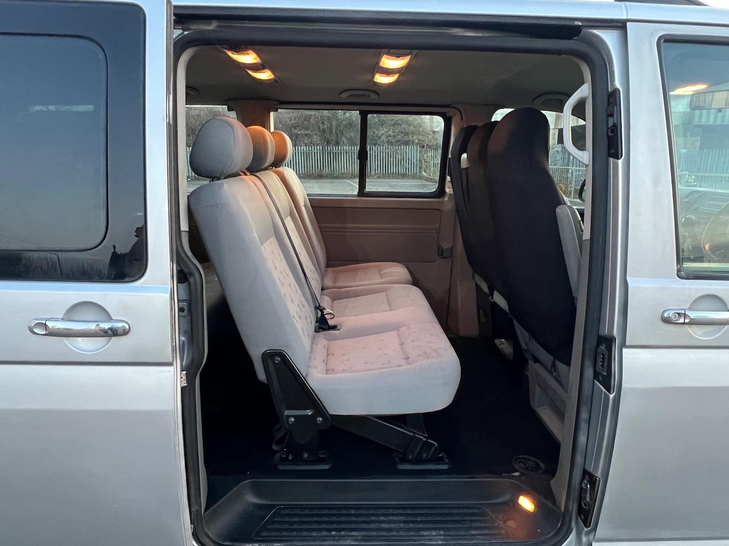 Used Volkswagen Transporter Shuttle 2009 for sale - 76260088: Photo 49