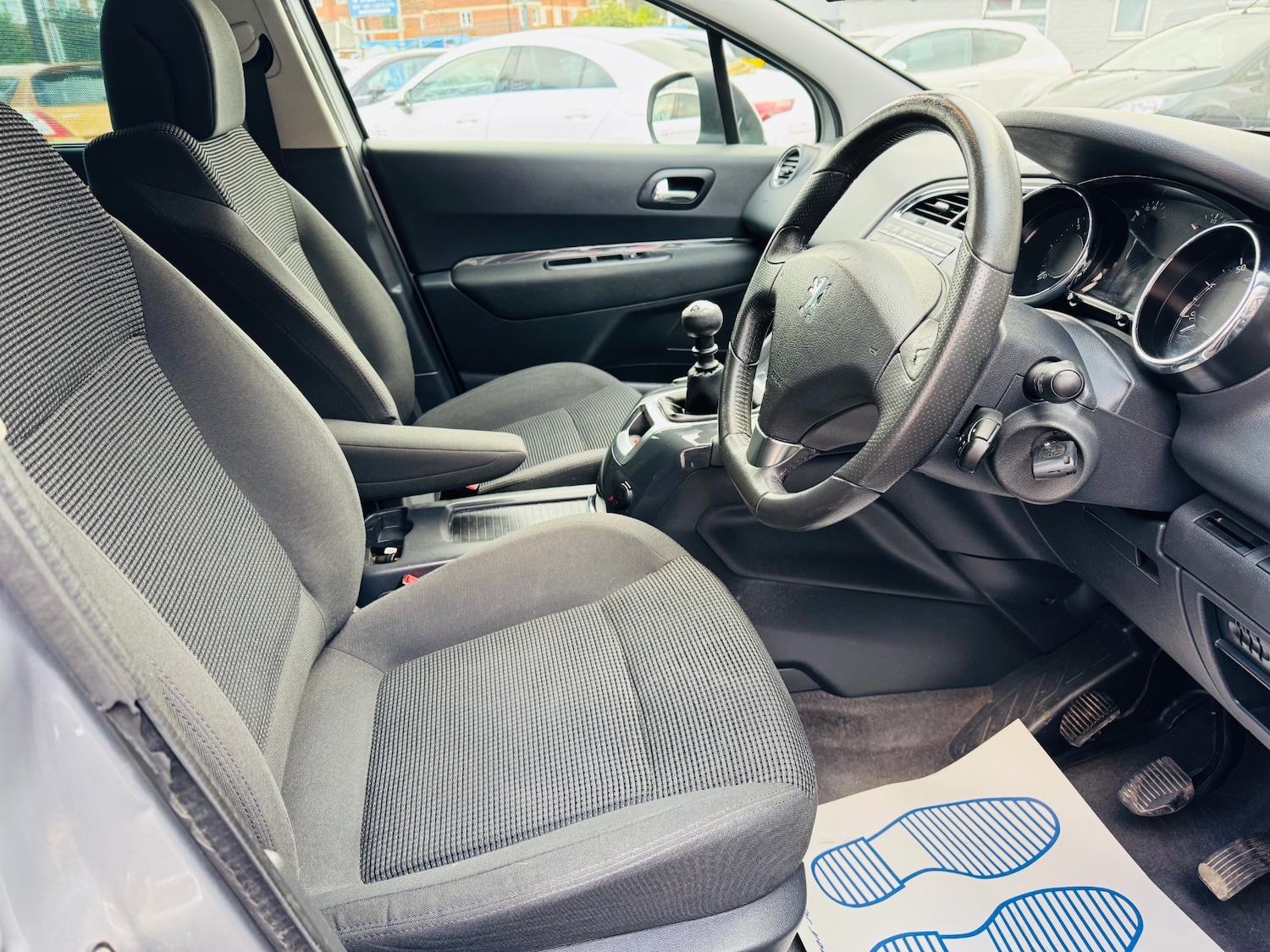 Used Peugeot 5008 2012 for sale - 77335632: Photo 10