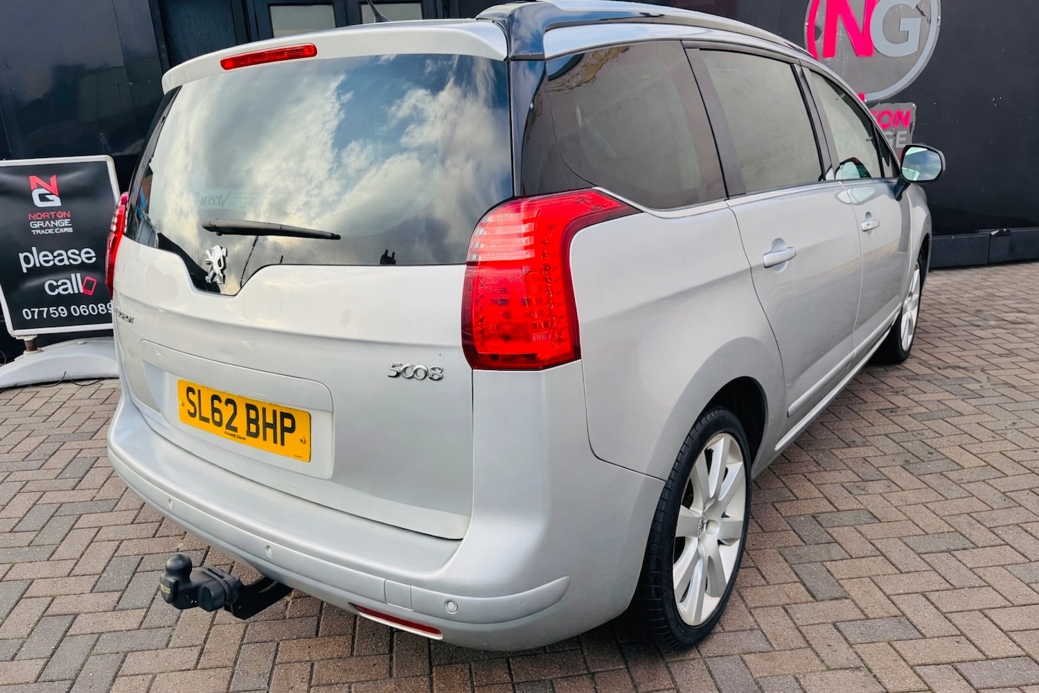 Used Peugeot 5008 2012 for sale - 77335632: Photo 11