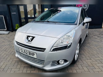 Used Peugeot 5008 2012 for sale - 77335632: Photo