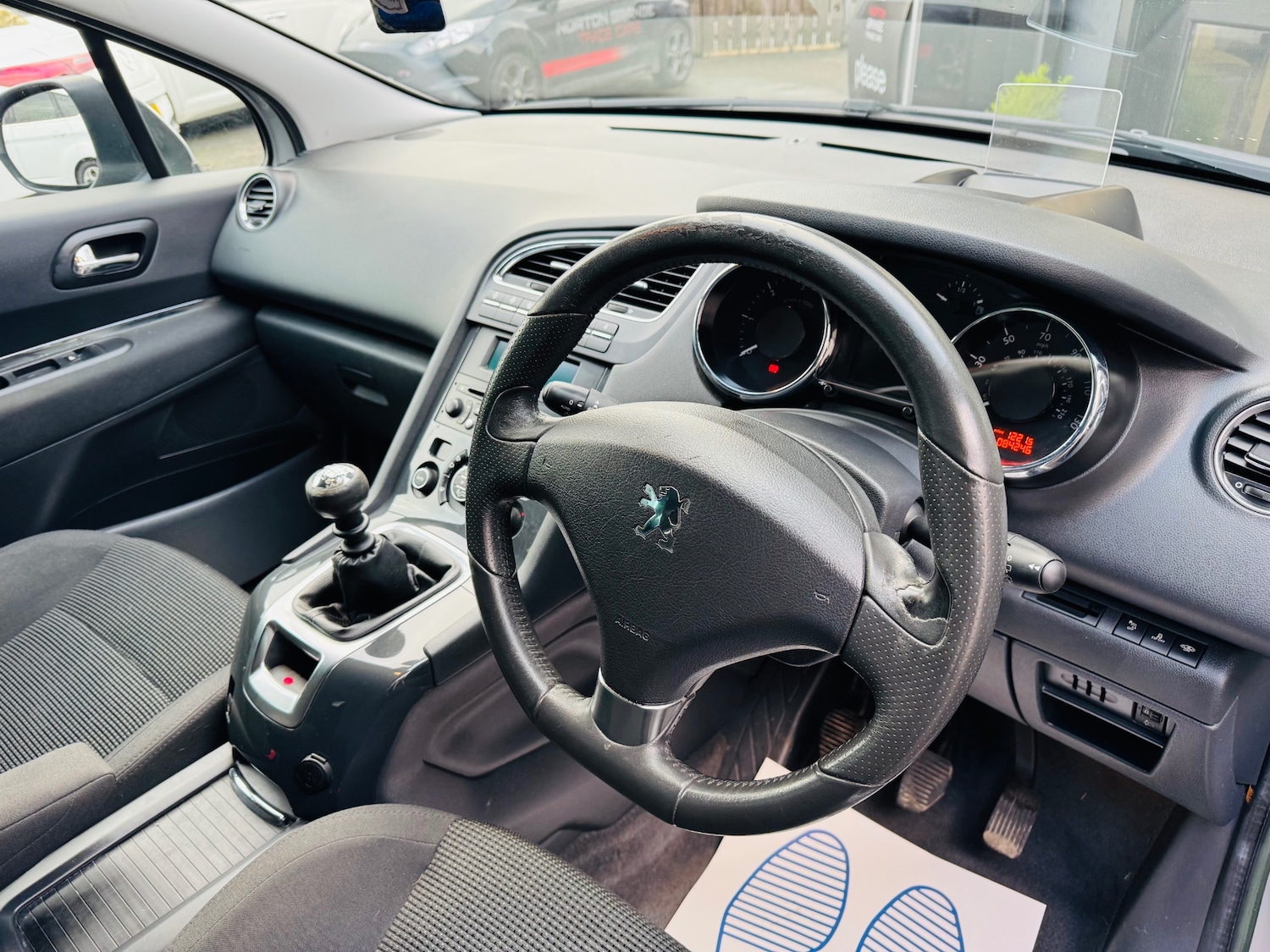 Used Peugeot 5008 2012 for sale - 77335632: Photo 3