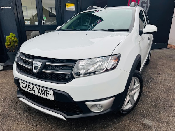 Used Dacia Sandero Stepway 2014 for sale - 76195904: Photo 2