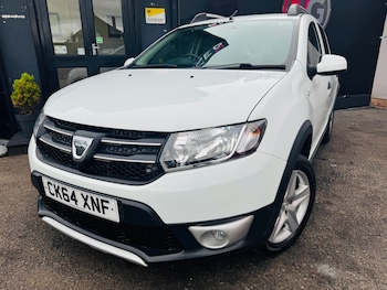 Used Dacia Sandero Stepway 2014 for sale - 76195904: Photo 2