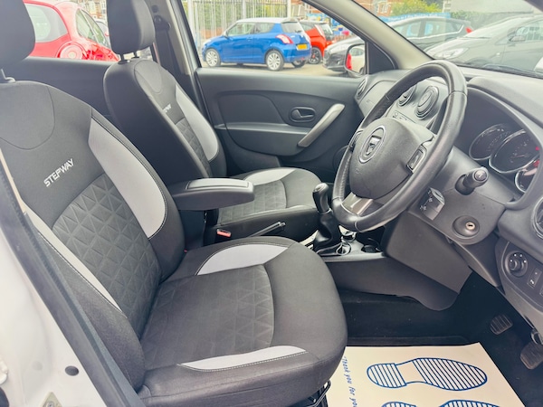 Used Dacia Sandero Stepway 2014 for sale - 76195904: Photo 6