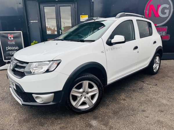 Used Dacia Sandero Stepway 2014 for sale - 76195904: Photo 9