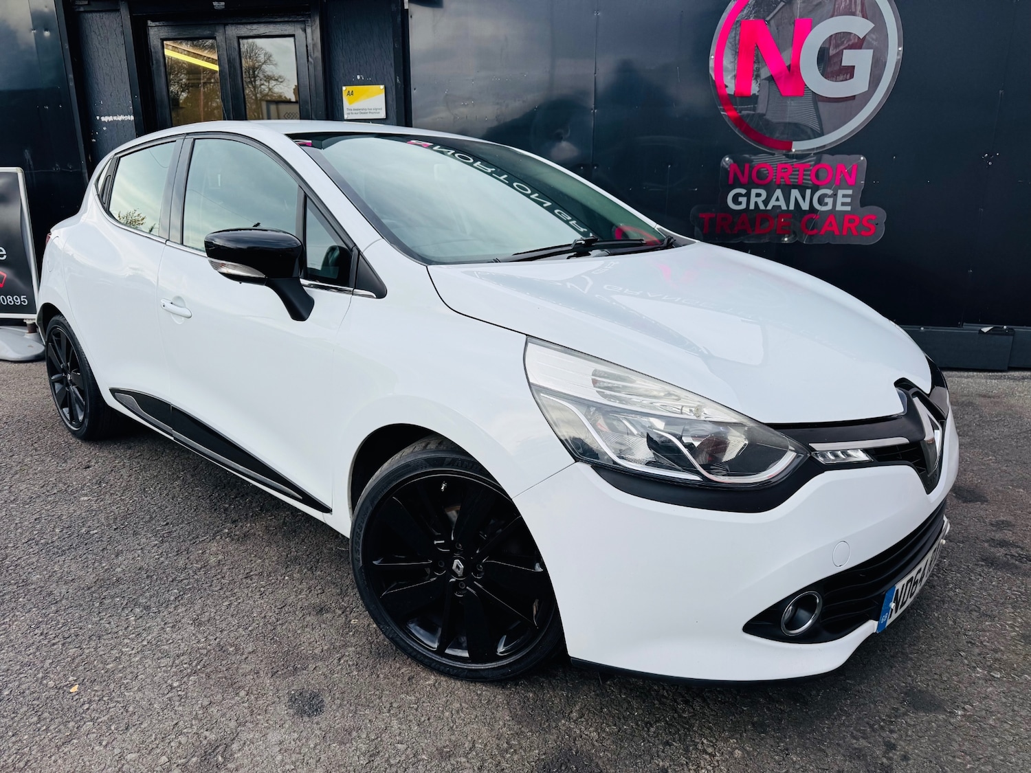 Used Renault Clio 2014 for sale - 76436457: Photo 1