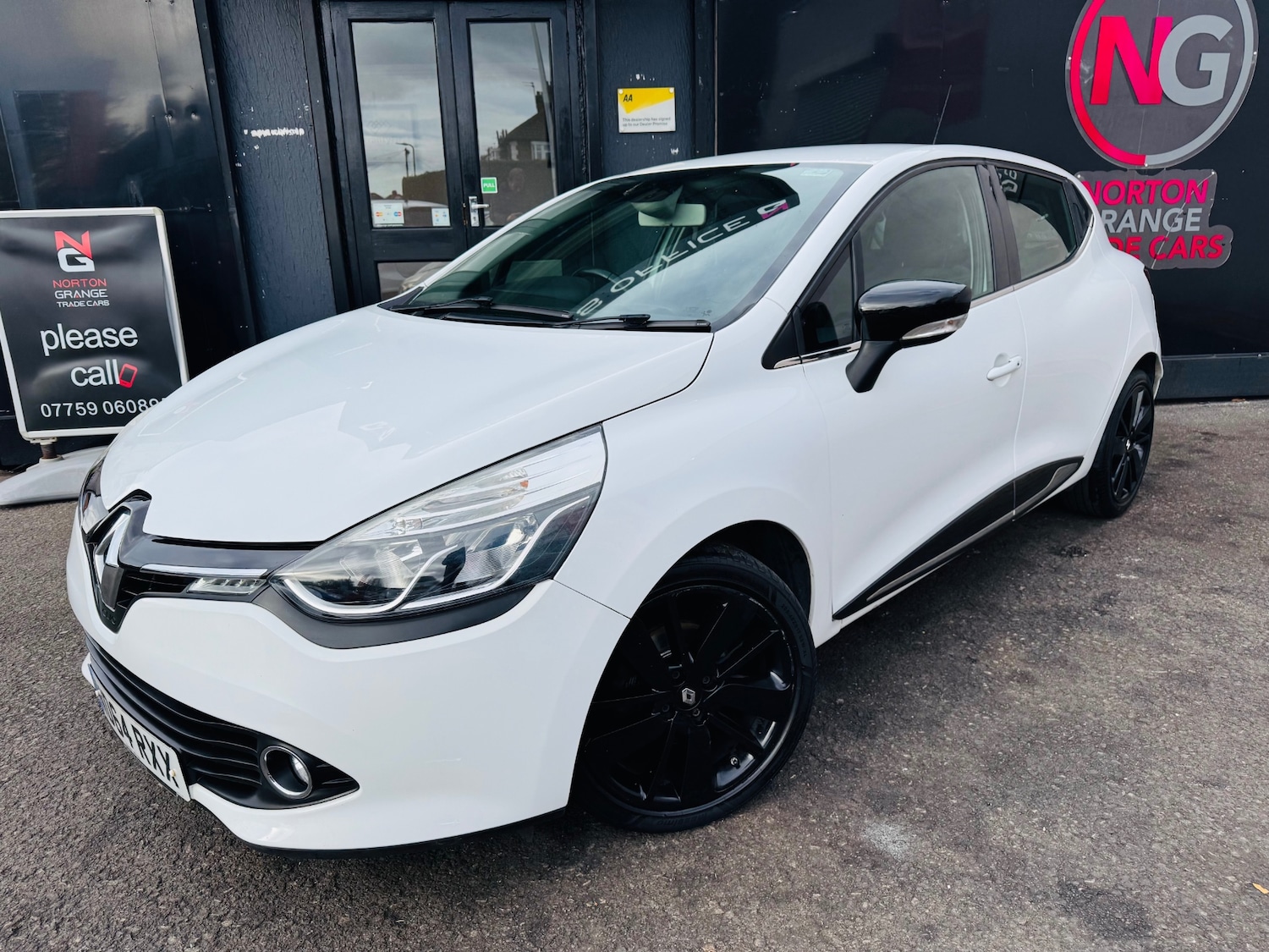 Used Renault Clio 2014 for sale - 76436457: Photo 6