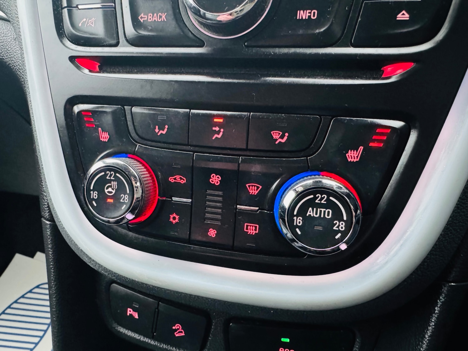 Used Vauxhall Mokka 2014 for sale - 77417658: Photo 10