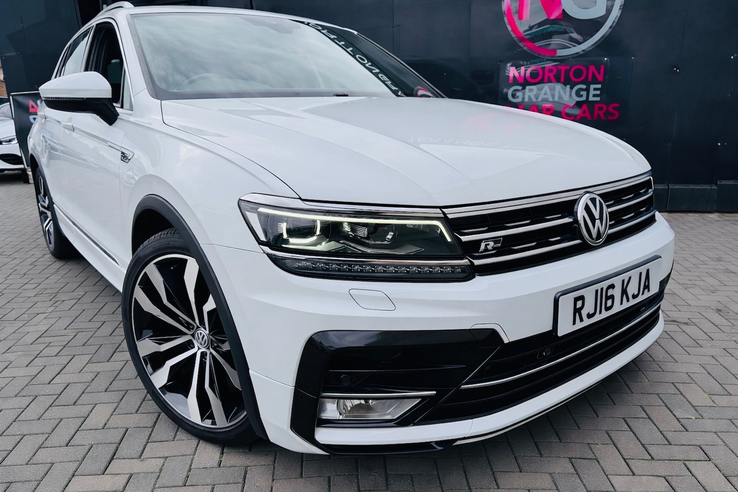 Used Volkswagen Tiguan 2016 for sale - 77712884: Photo 3