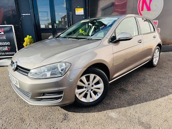 Volkswagen - Golf