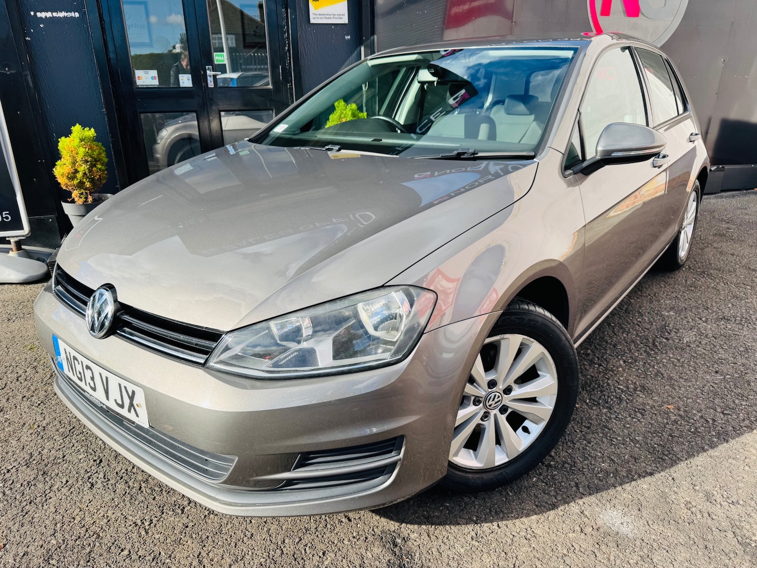 Used Volkswagen Golf 2013 for sale - 76342071: Photo 2