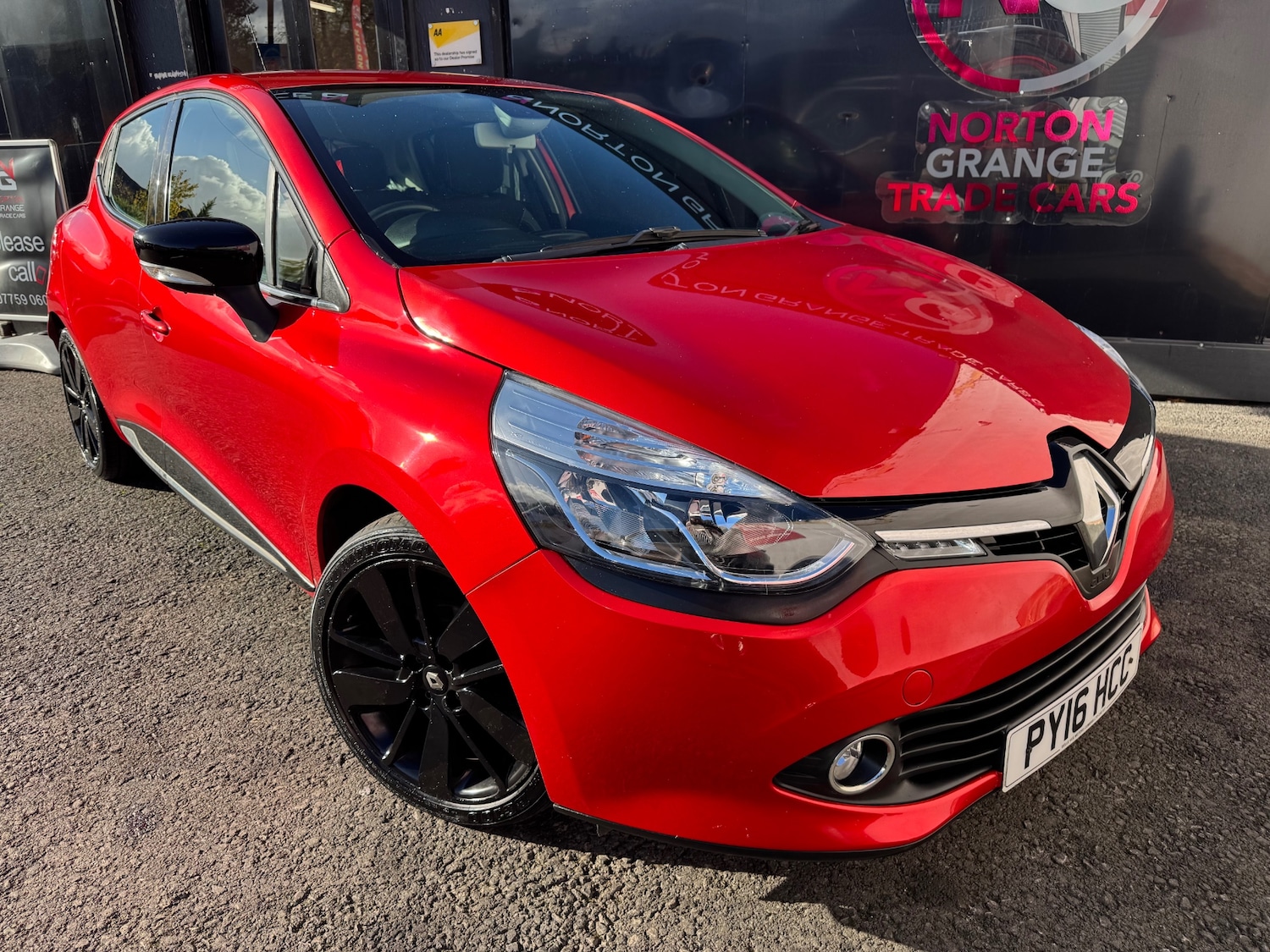 Used Renault Clio 2016 for sale - 76392057: Photo 1