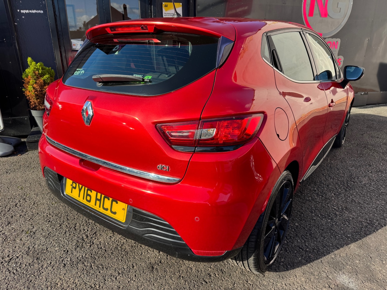 Used Renault Clio 2016 for sale - 76392057: Photo 10