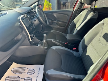 Used Renault Clio 2016 for sale - 76392057: Photo