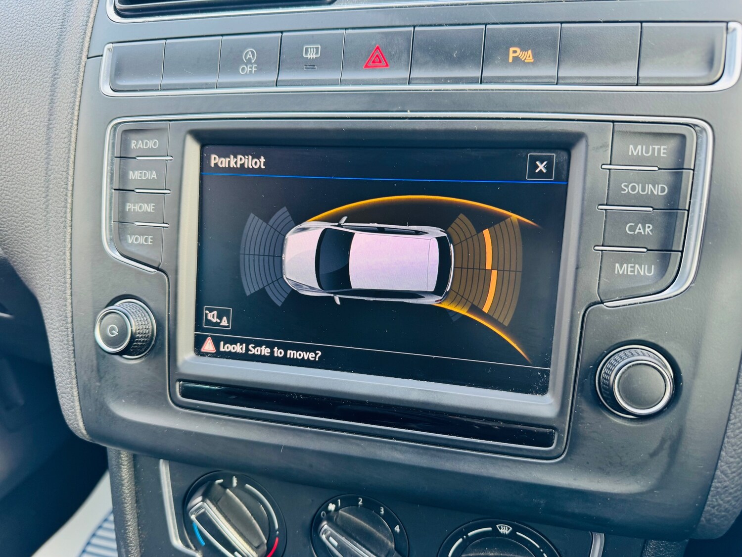 Used Volkswagen Polo 2018 for sale - 77592221: Photo 15