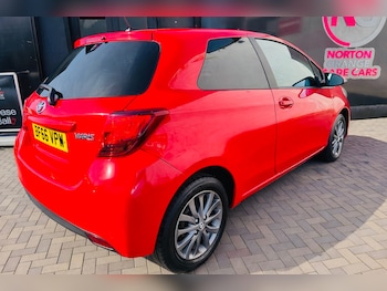 Used Toyota Yaris 2016 for sale - 77945274: Photo
