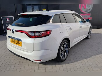 Used Renault Megane 2018 for sale - 77557117: Photo