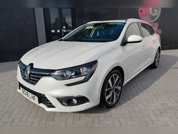 Used Renault Megane 2018 for sale - 77557117: Photo
