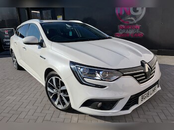 Used Renault Megane 2018 for sale - 77557117: Photo