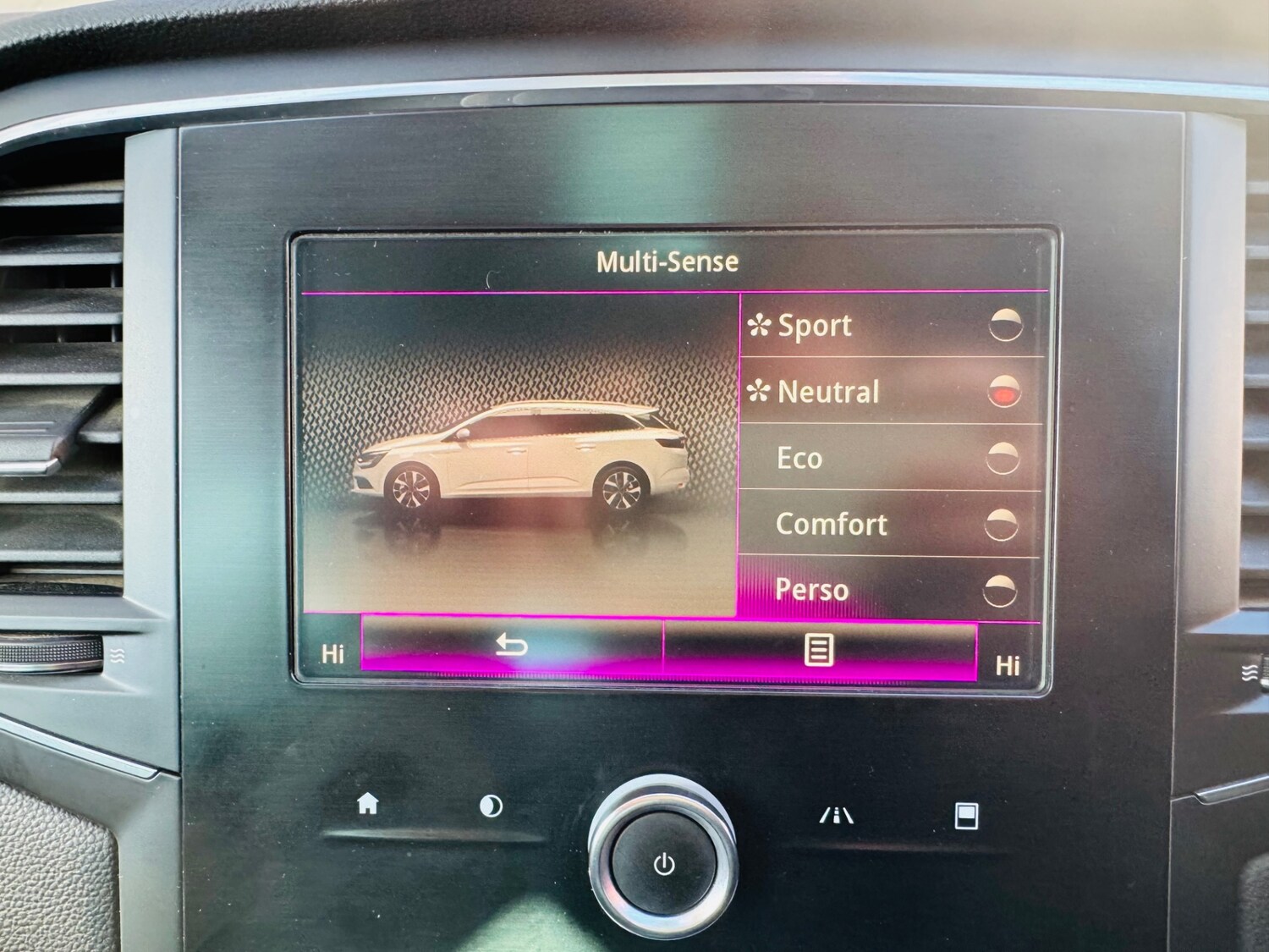 Used Renault Megane 2018 for sale - 77557117: Photo 9