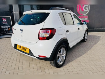 Used Dacia Sandero Stepway 2013 for sale - 77557025: Photo