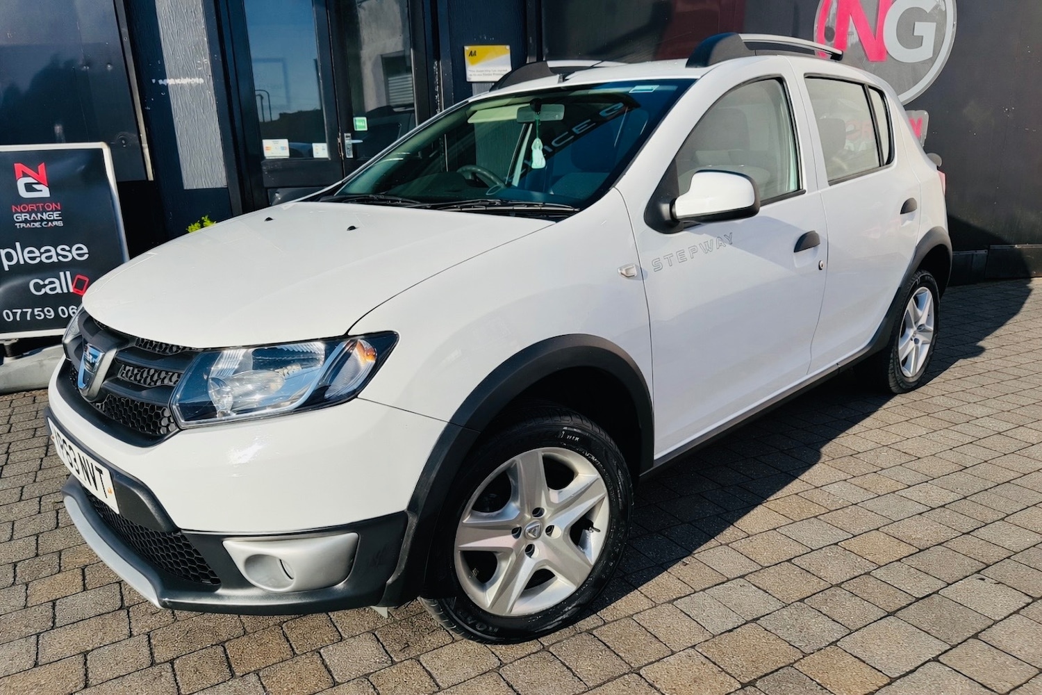 Used Dacia Sandero Stepway 2013 for sale - 77557025: Photo 8