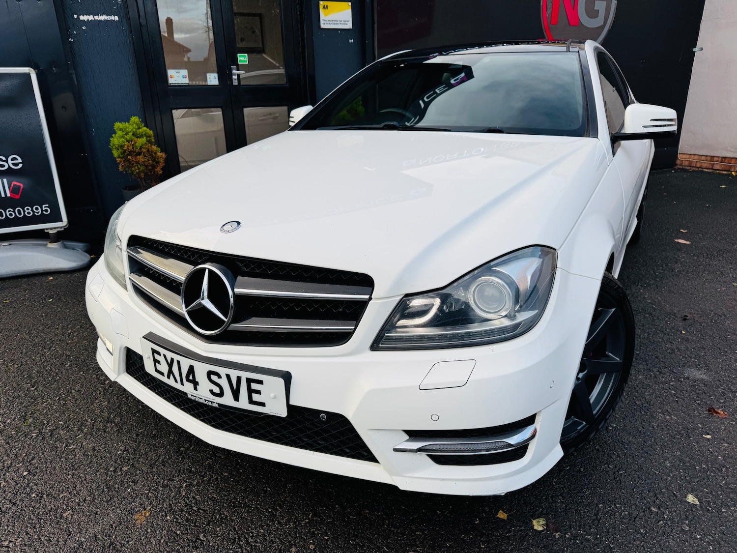 Used Mercedes-Benz C Class 2014 for sale - 76614288: Photo 2