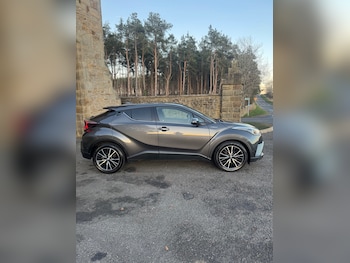 Used Toyota C-HR 2018 for sale - 78659253: Photo